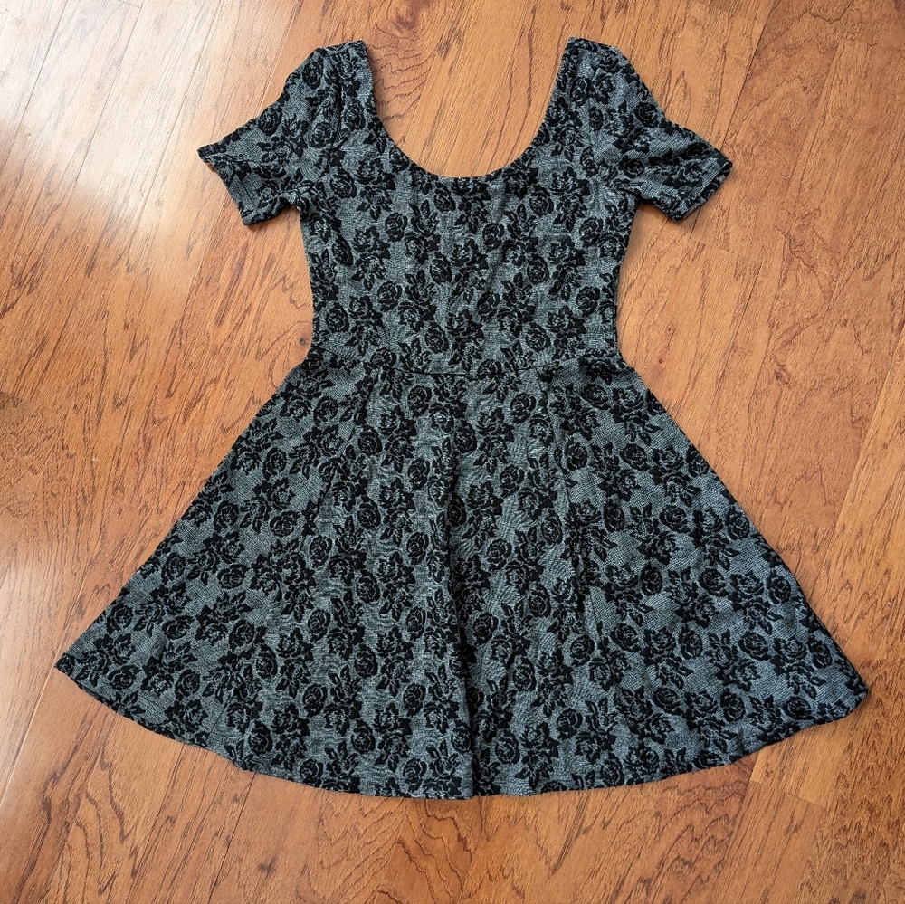 NWT H&M XS Divided Black and Grey floral dress